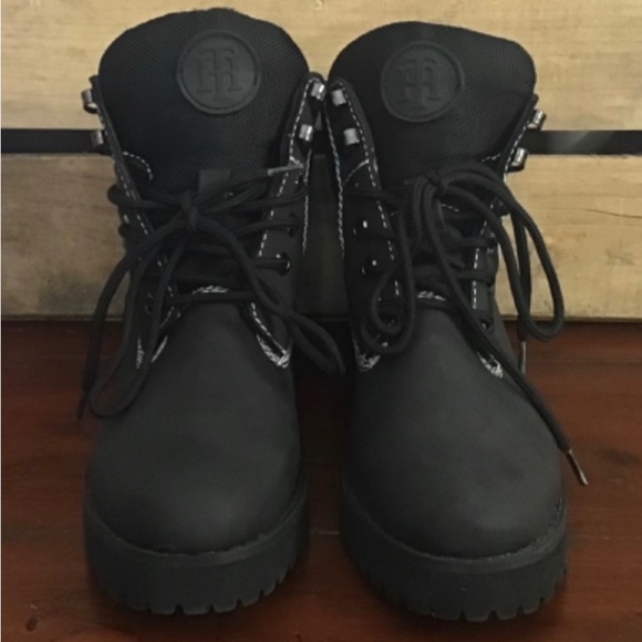 Tommy Hilfiger lace up boots 7m - Picture 4 of 4
